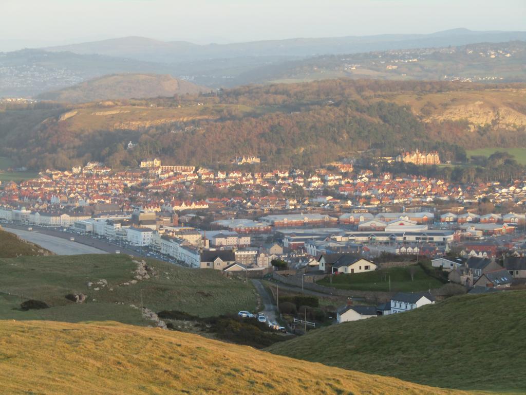 Harringtons At 14 Hotel Llandudno Exterior photo
